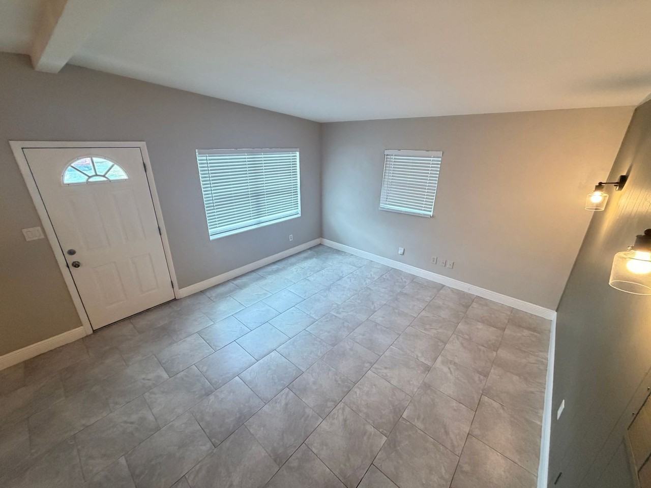 3612 Surrey Dr - Photo 3 of 34