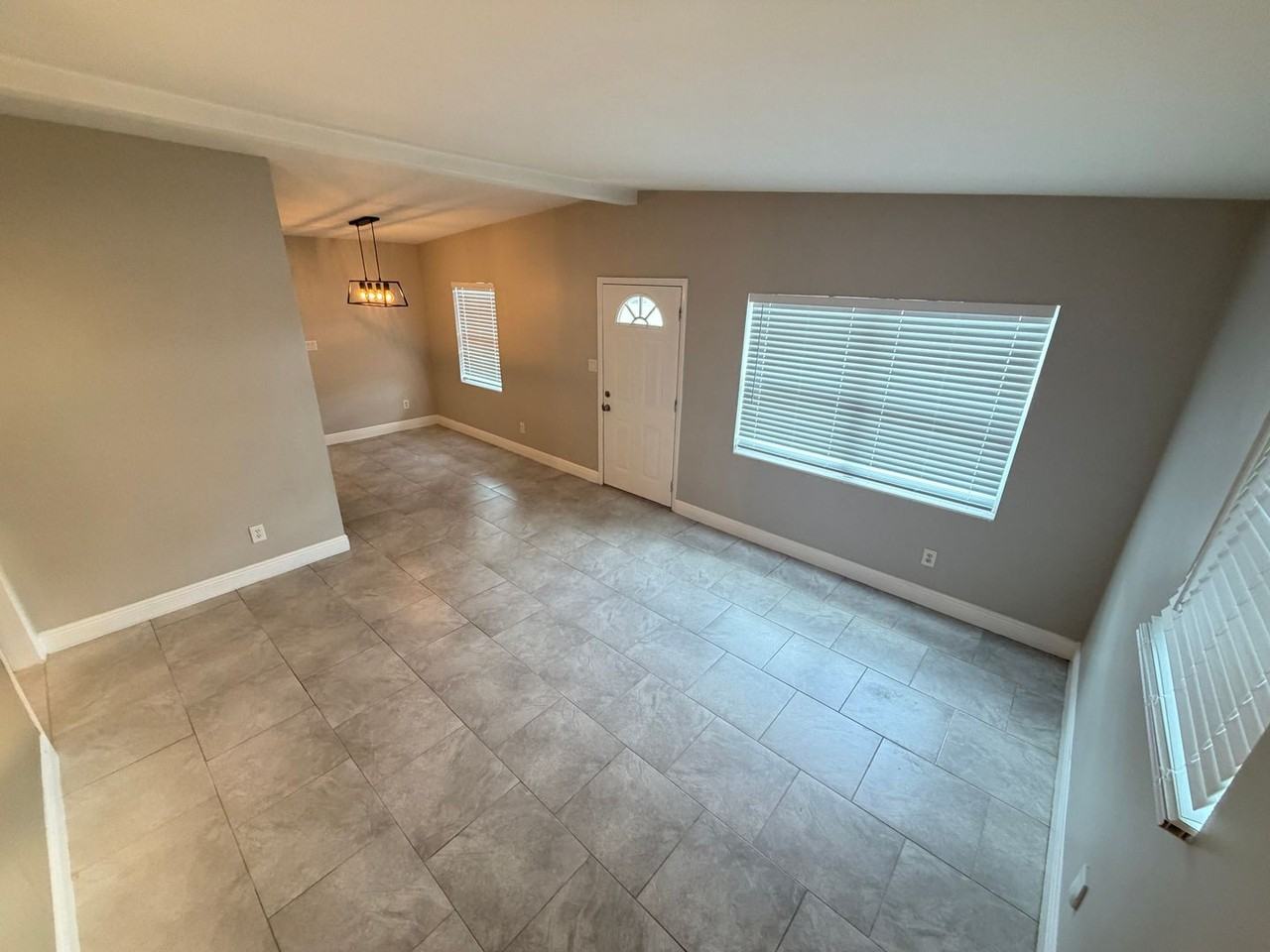 3612 Surrey Dr - Photo 4 of 34