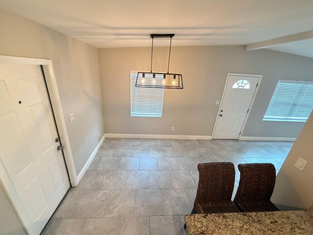 3612 Surrey Dr - Photo 6 of 34