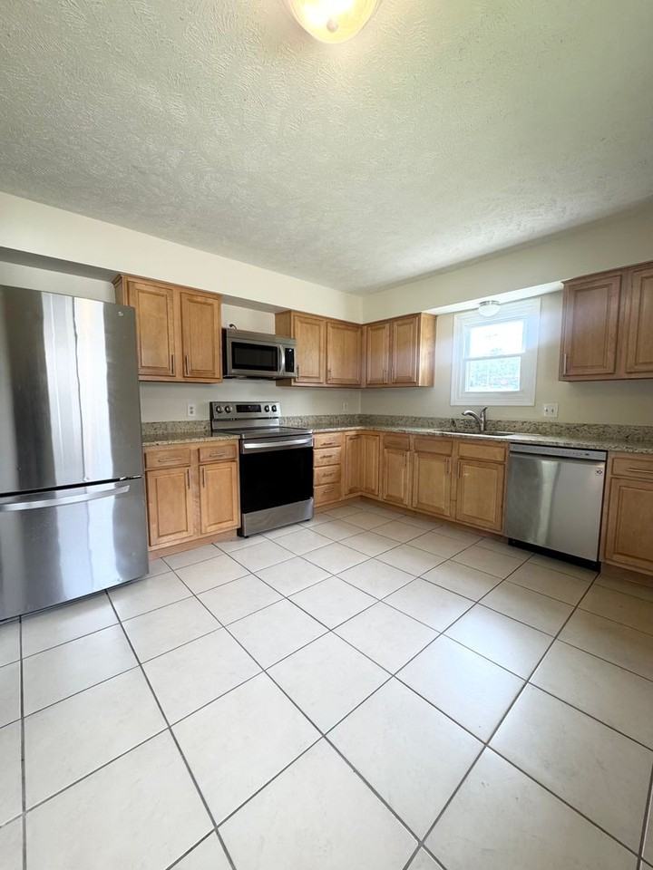 6505 Lafayette Ave - Photo 3 of 15