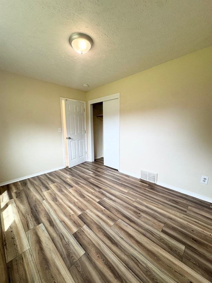 6505 Lafayette Ave - Photo 7 of 15