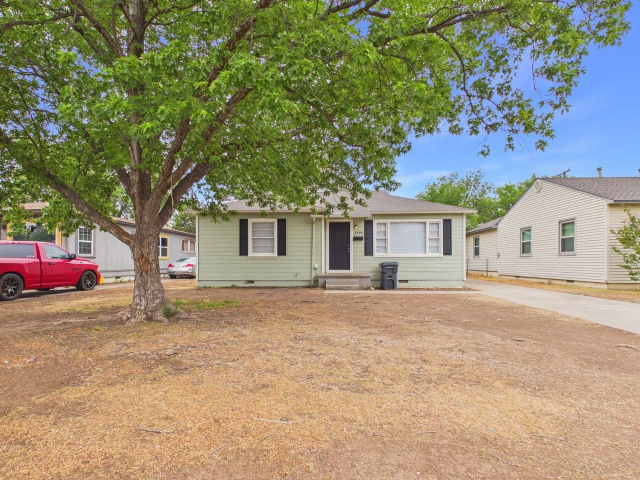 4308 S Jackson St - Photo 3 of 27