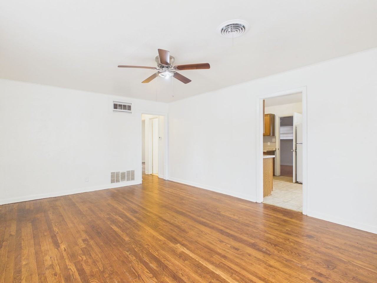 4308 S Jackson St - Photo 6 of 27