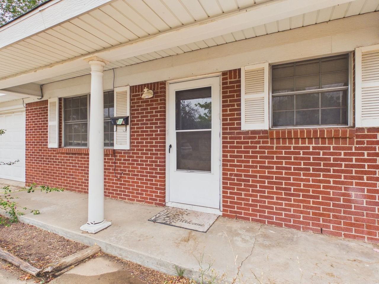 5315 Allen St - Photo 4 of 23