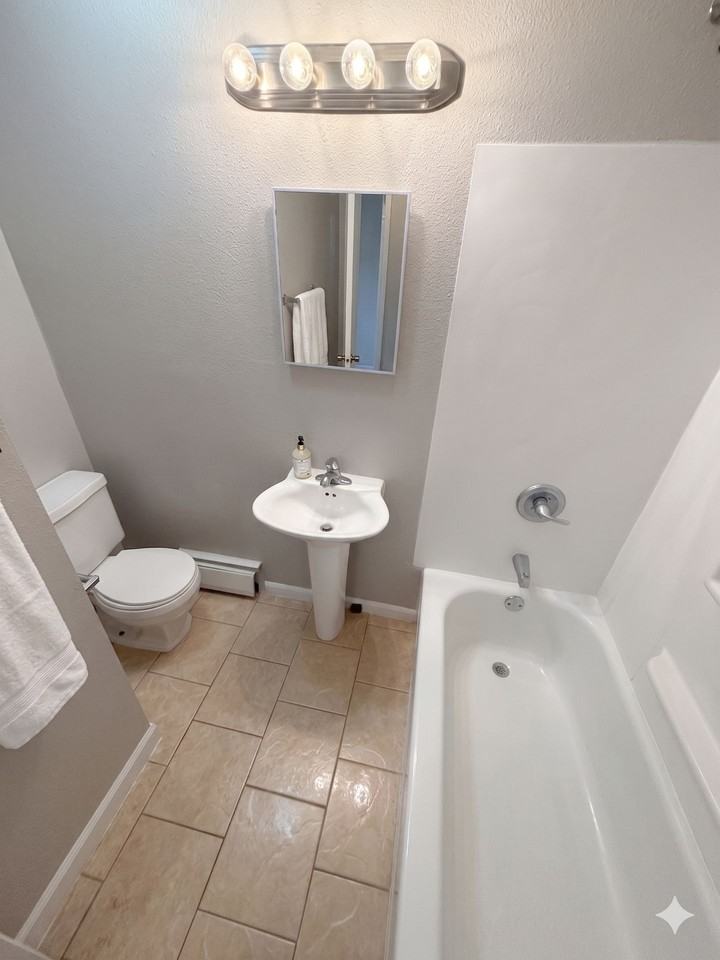 217 NW College Ave - Photo 4 of 7