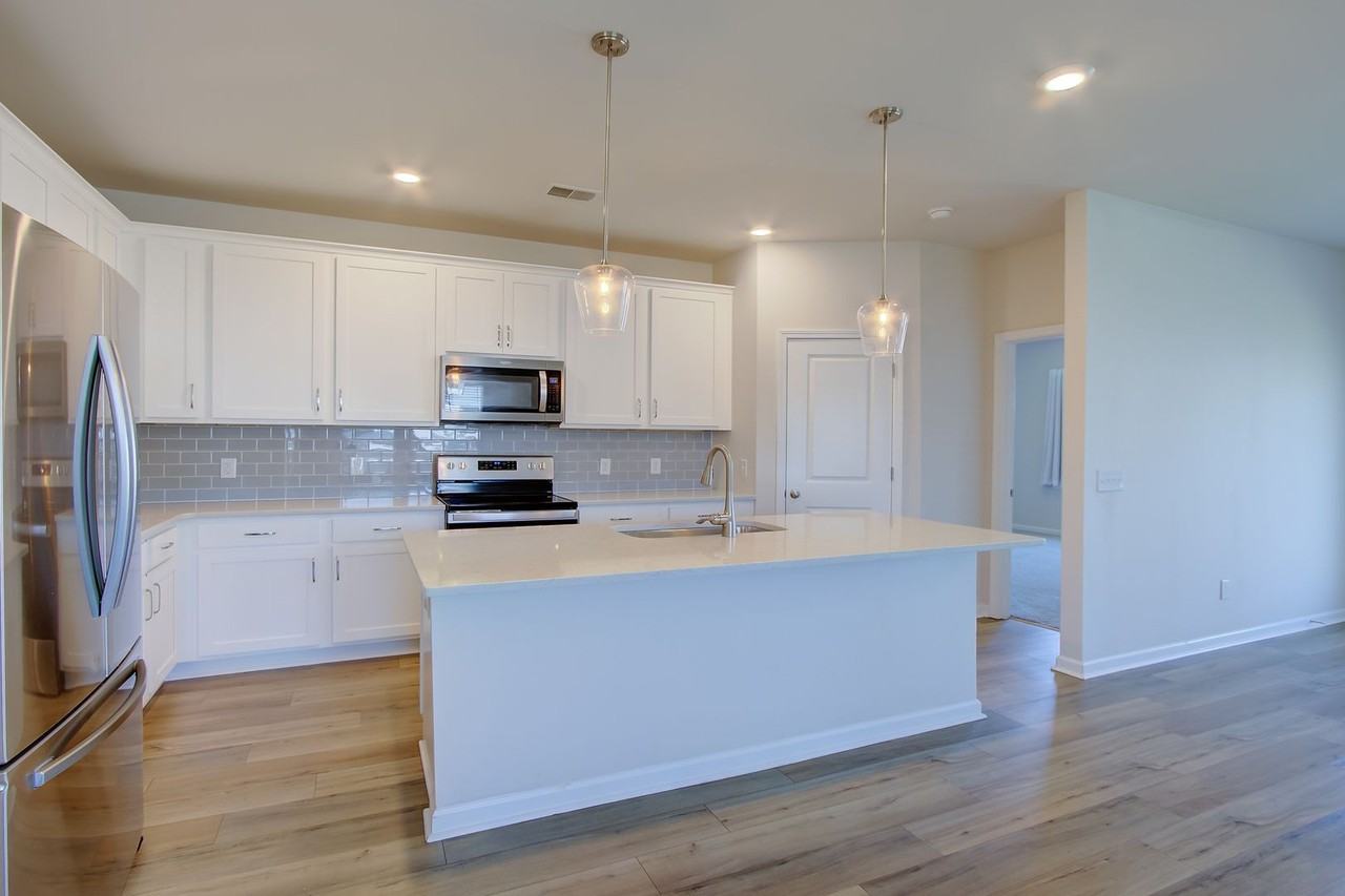 714 Mcroy St - Photo 3 of 26