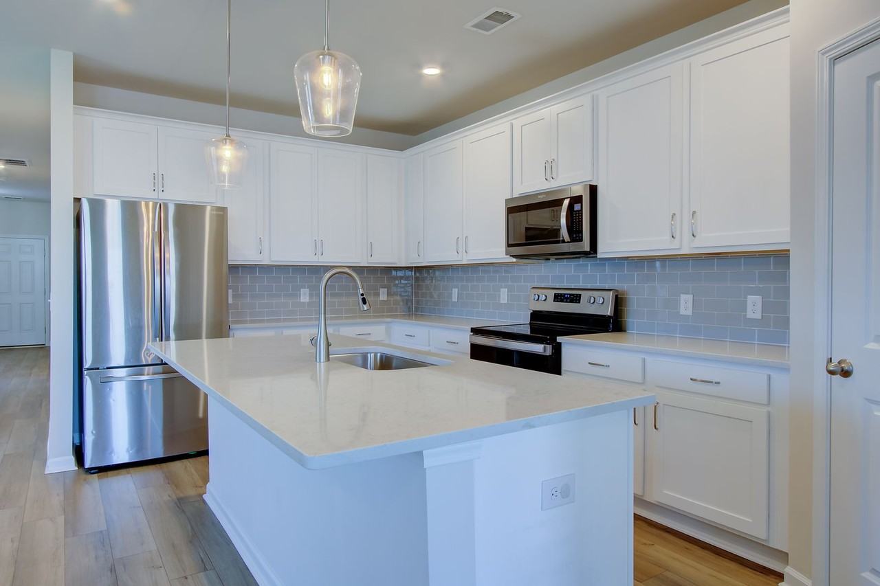 714 Mcroy St - Photo 4 of 26