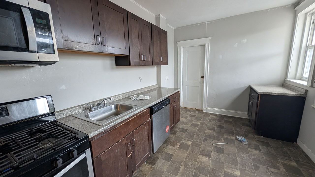171 Kelton St - Photo 2 of 9