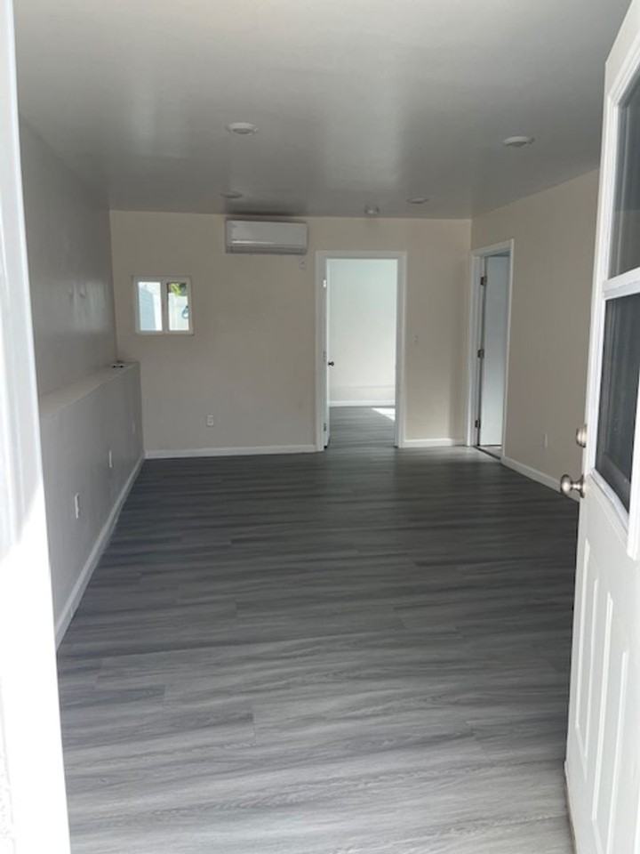 14315 Collins St - Photo 3 of 9