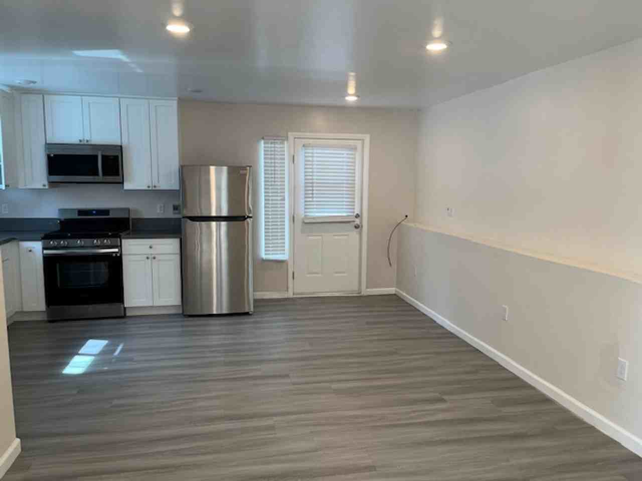 14315 Collins St - Photo 7 of 9