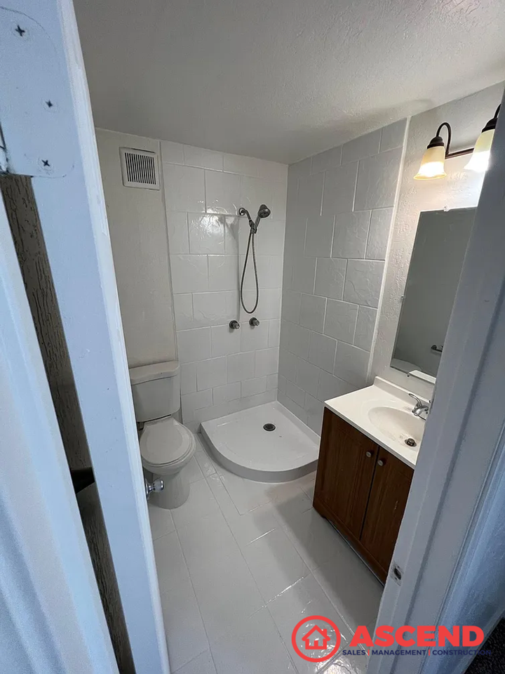 1007 Castaic Ave - Photo 6 of 7