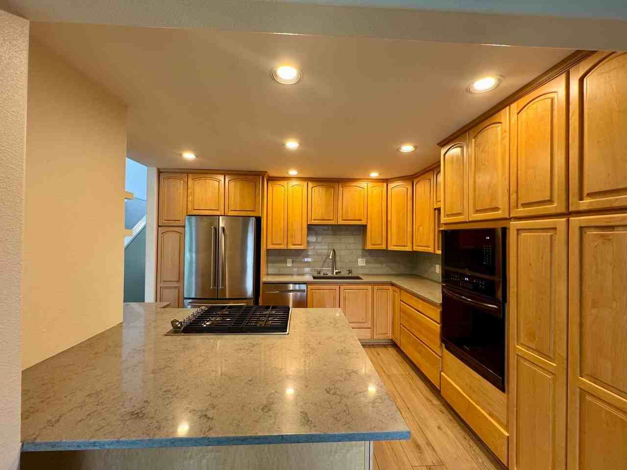 2045 Eastridge Dr #9 - Photo 4 of 12