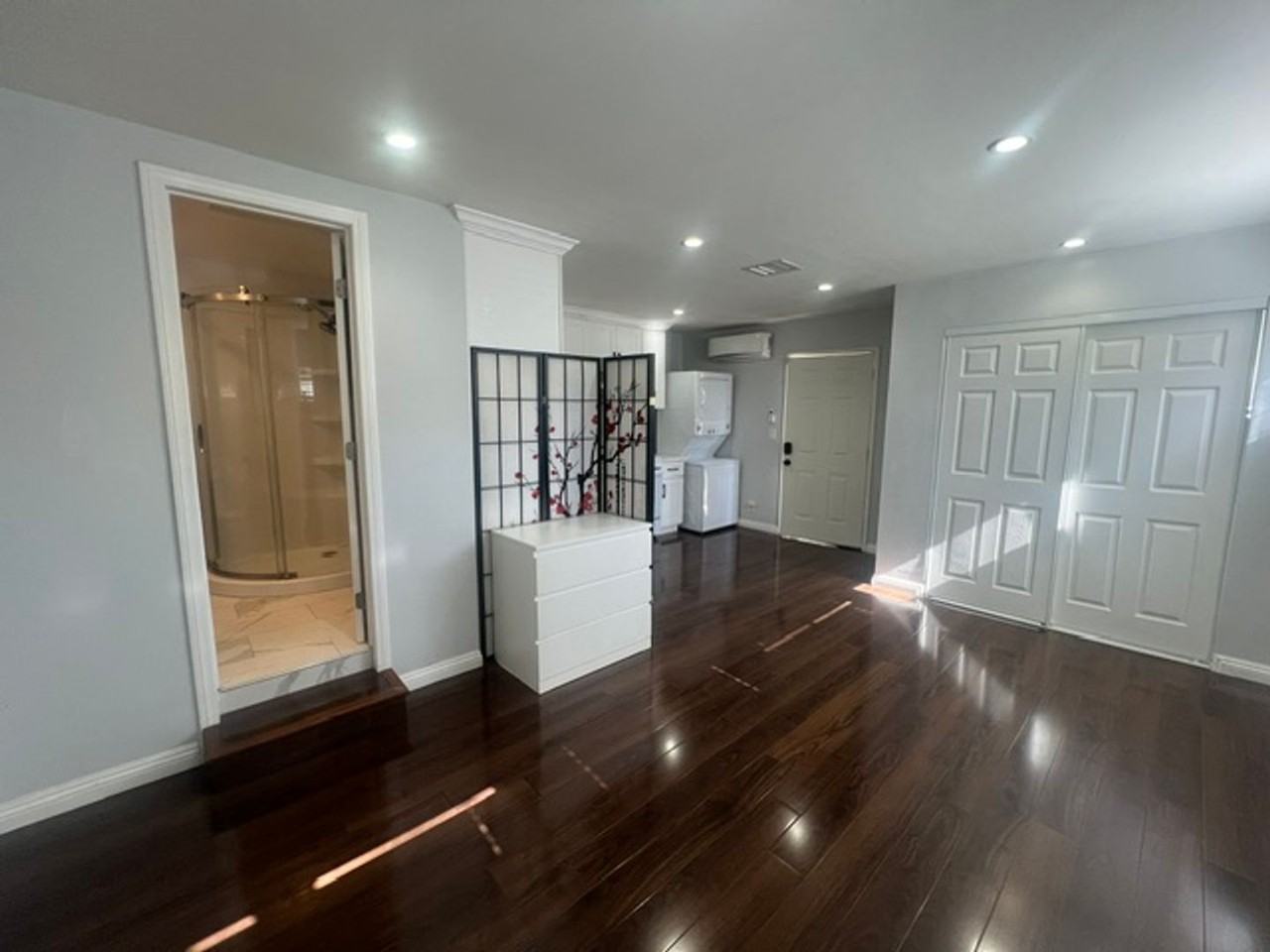 7009 Jumilla Ave #B - Photo 4 of 17