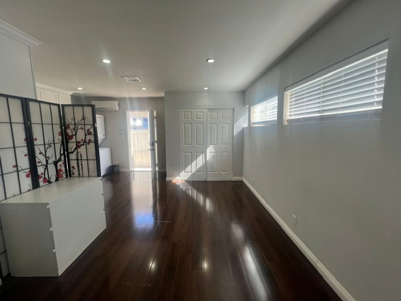 7009 Jumilla Ave #B - Photo 7 of 17
