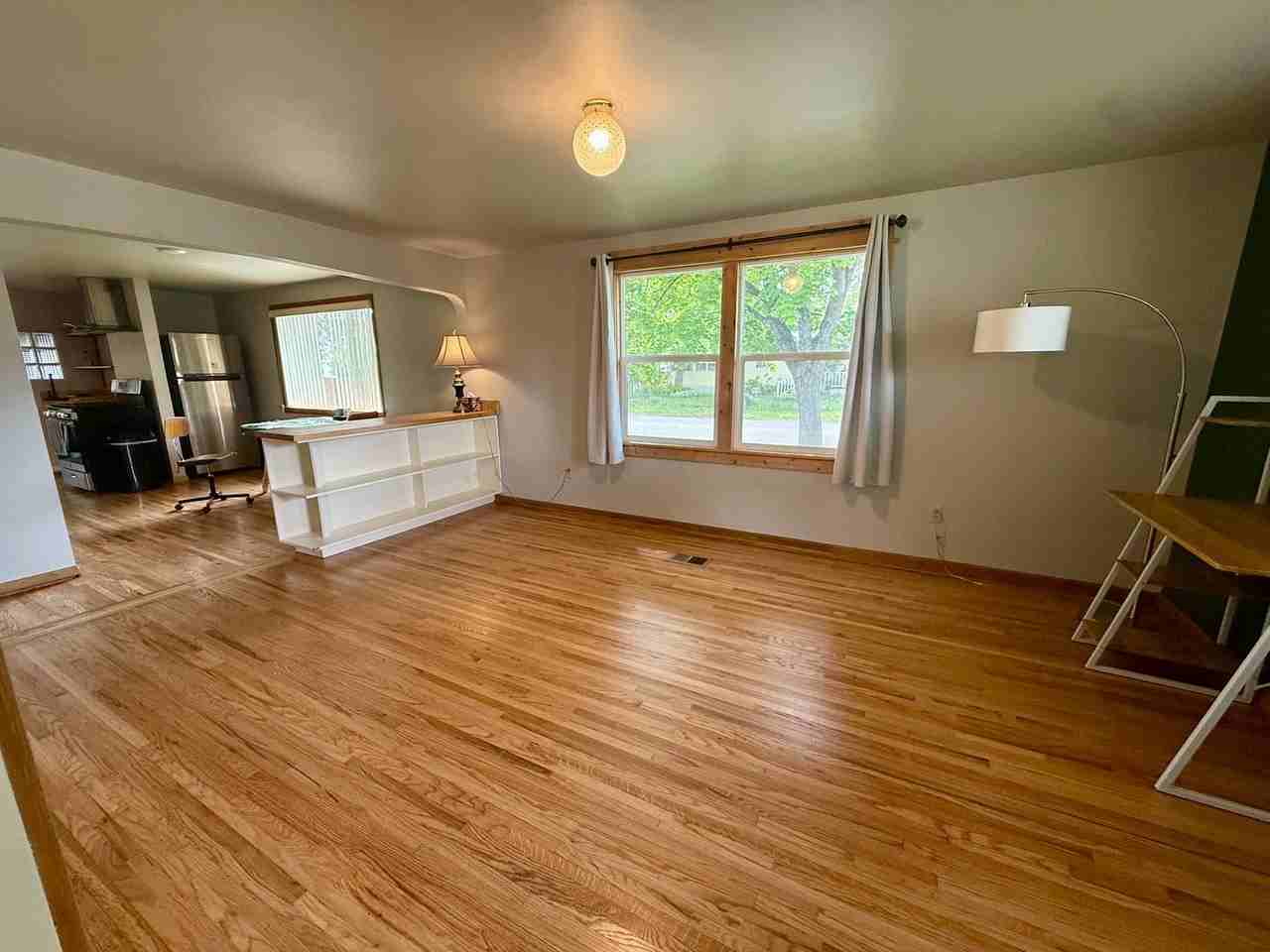 1761 S 10th St W - Photo 3 of 31