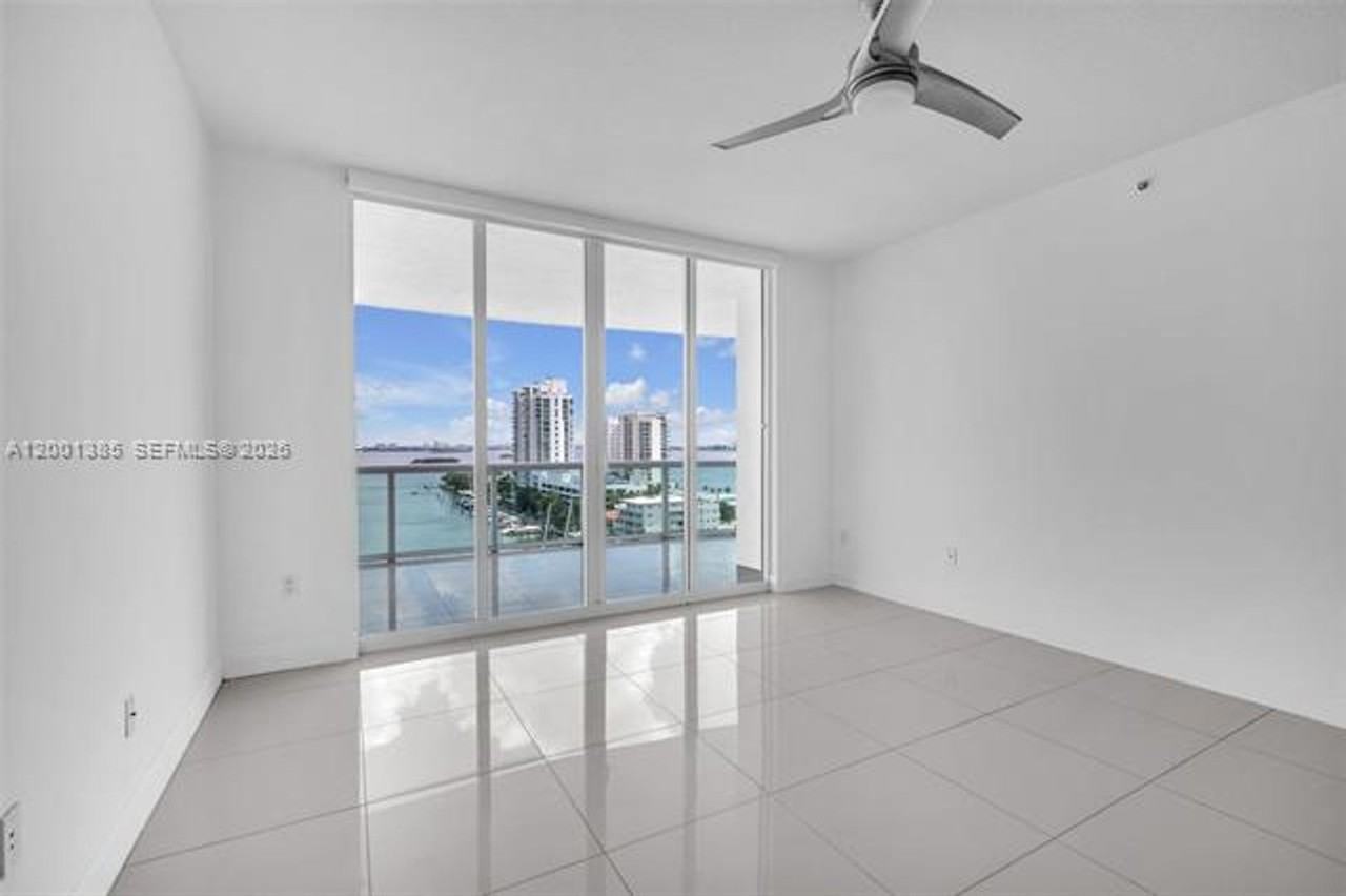7900 Harbor Island Dr #1101 - Photo 5 of 28