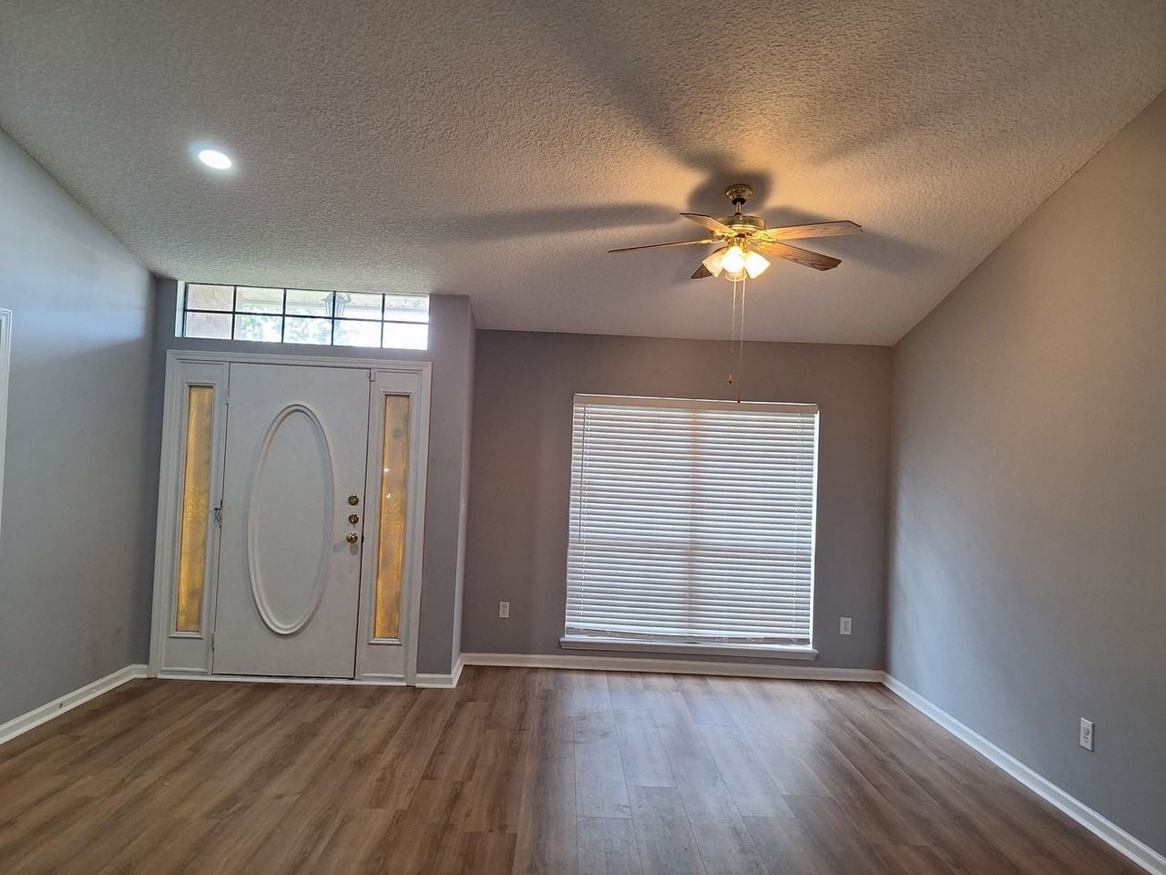 513 White Jasmine Way - Photo 3 of 20