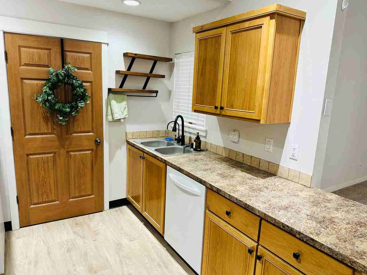 14019 Ne 20th Ave - Photo 5 of 24
