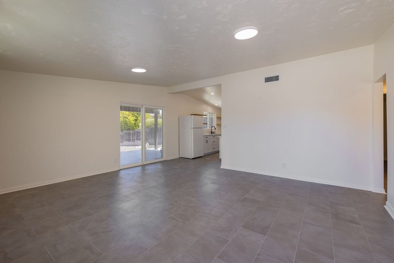 216 216 Barbara st - Photo 7 of 21