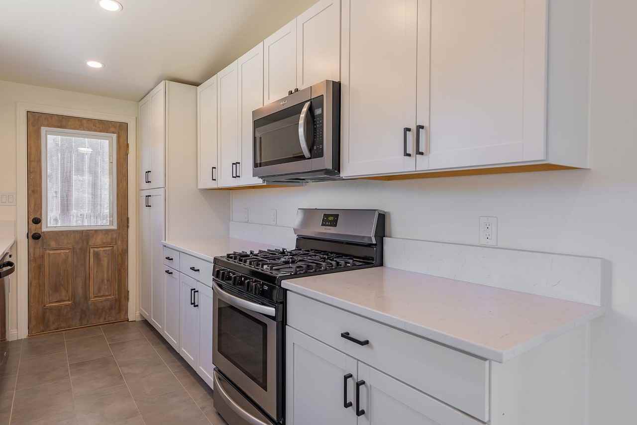 216 216 Barbara st - Photo 5 of 21