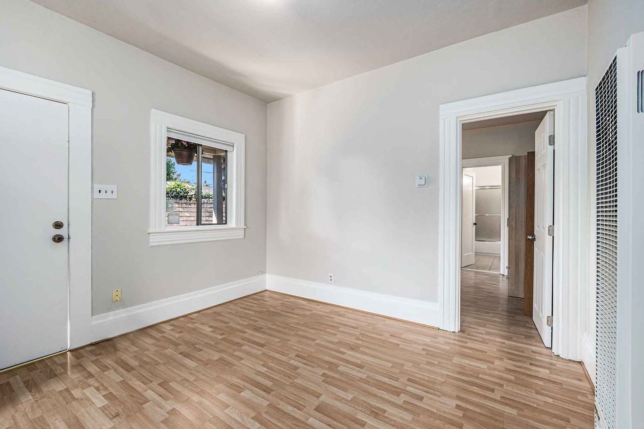 1617 8th St #E - Photo 5 of 14