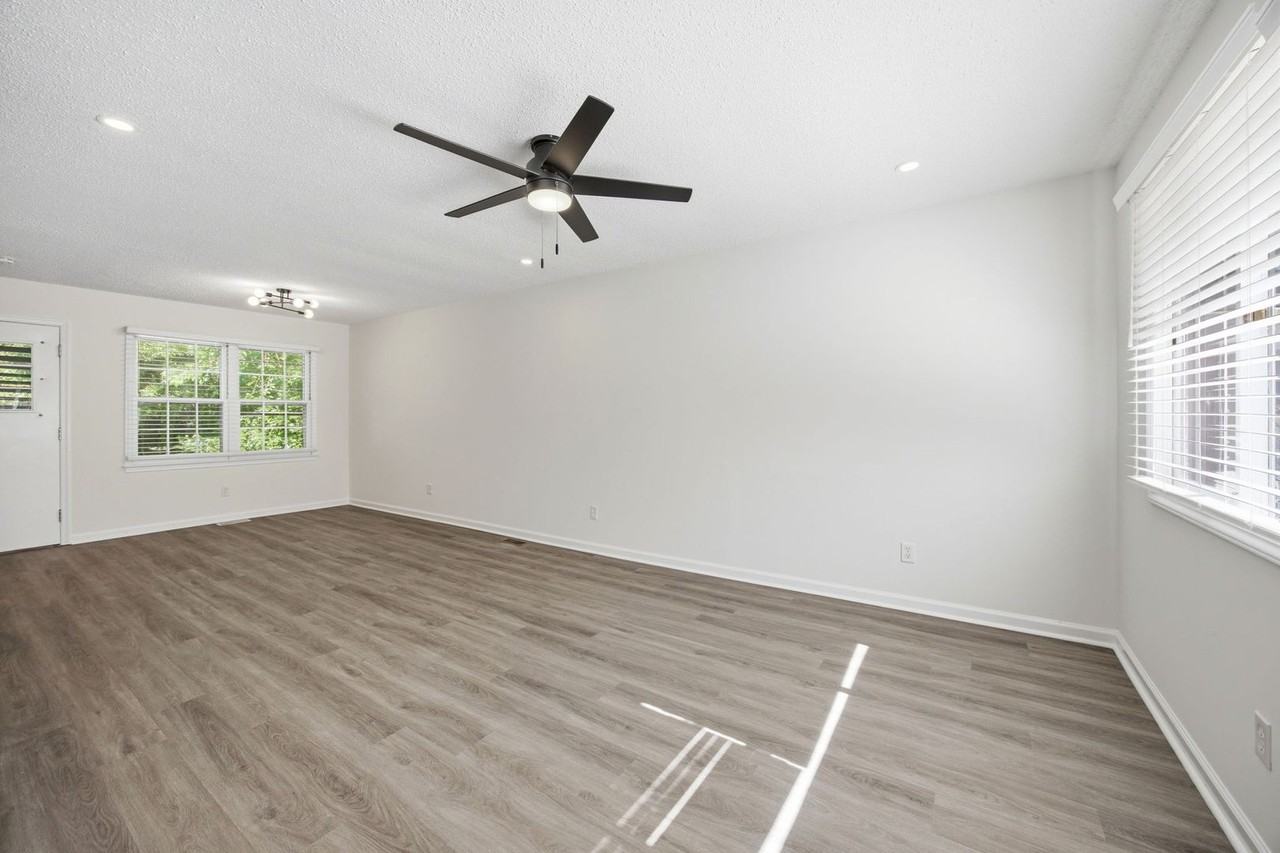 1129 Marlborough Rd - Photo 4 of 28