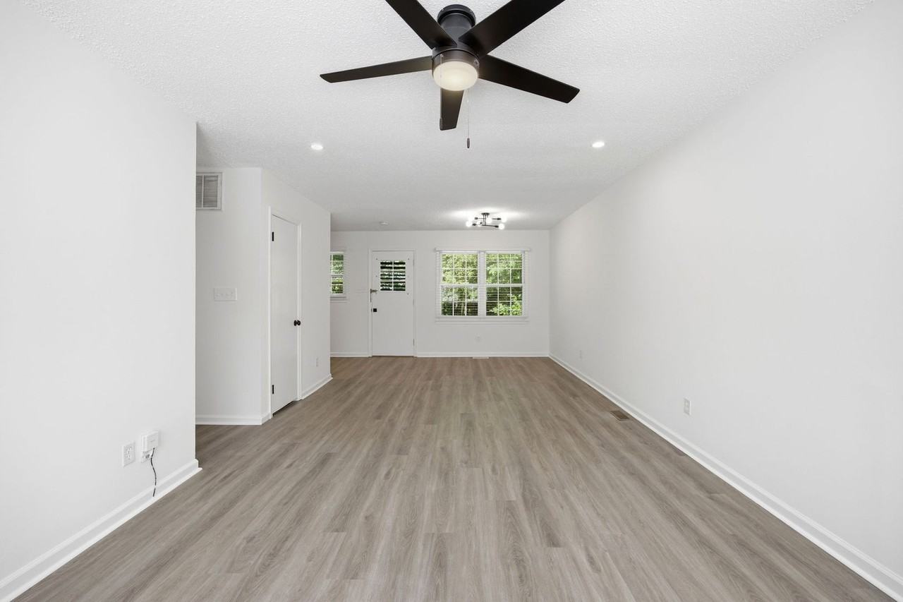 1129 Marlborough Rd - Photo 5 of 28