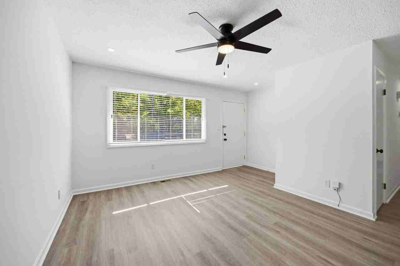 1129 Marlborough Rd - Photo 7 of 28