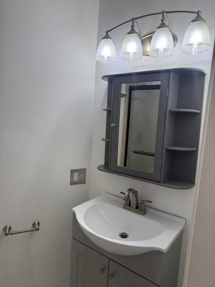 819 Taylor St - Photo 5 of 16