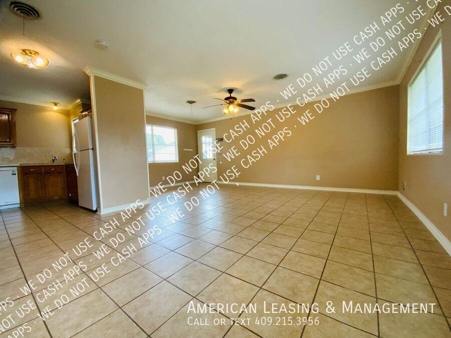3901 Beverly Ave - Photo 3 of 13