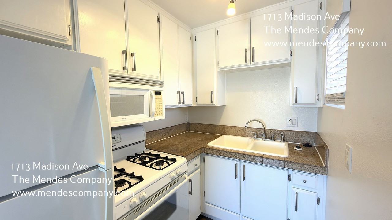 1713 Madison Ave - Photo 6 of 11