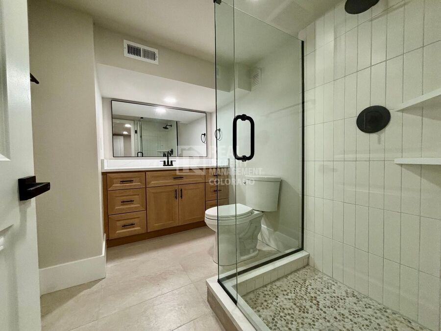 1415 Raleigh St #B - Photo 6 of 9