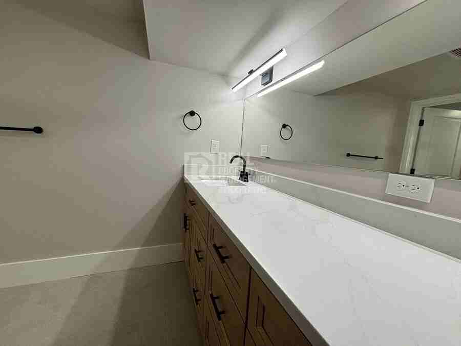 1415 Raleigh St #B - Photo 7 of 9