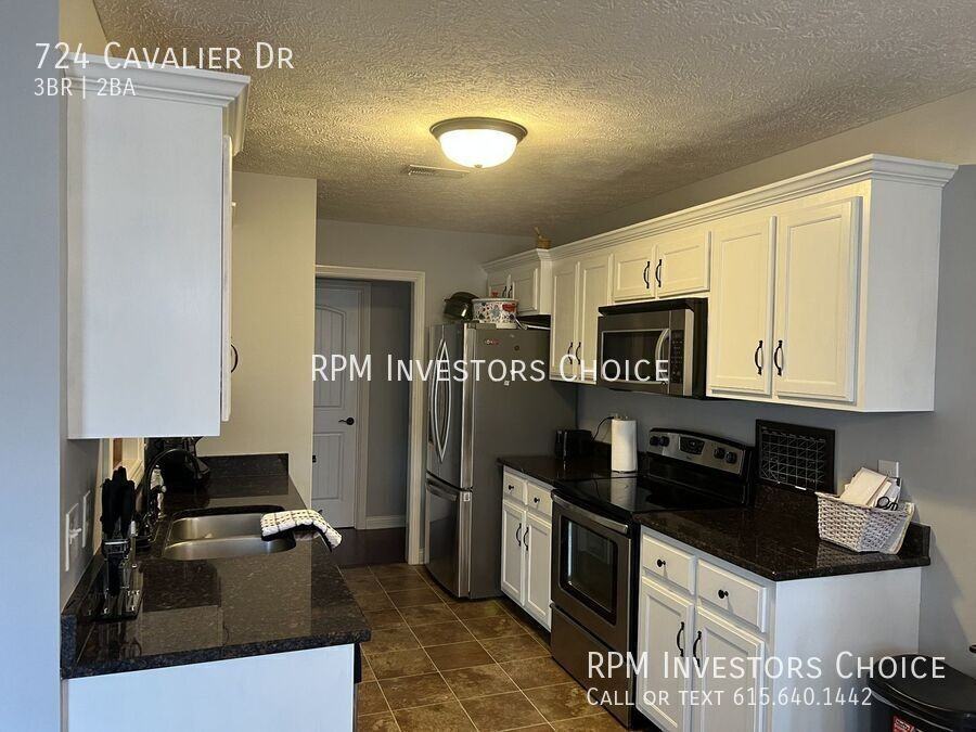 724 Cavalier Dr - Photo 4 of 9