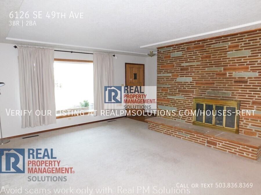 6126 Se 49th Ave - Photo 2 of 19