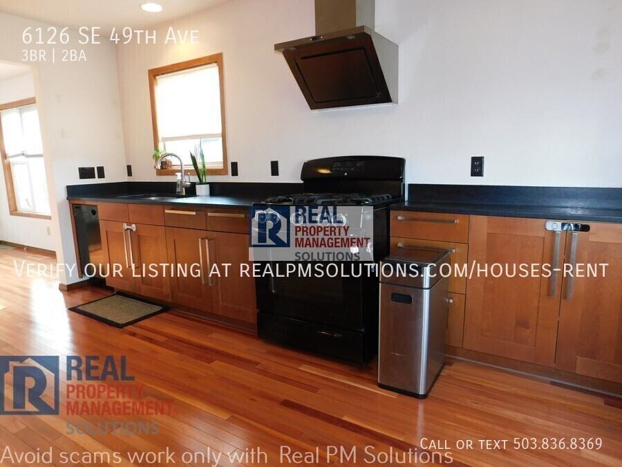 6126 Se 49th Ave - Photo 5 of 19