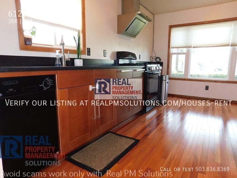 6126 Se 49th Ave - Photo 6 of 19