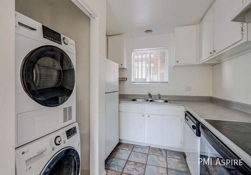3065 30th St #1B - Photo 7 of 25