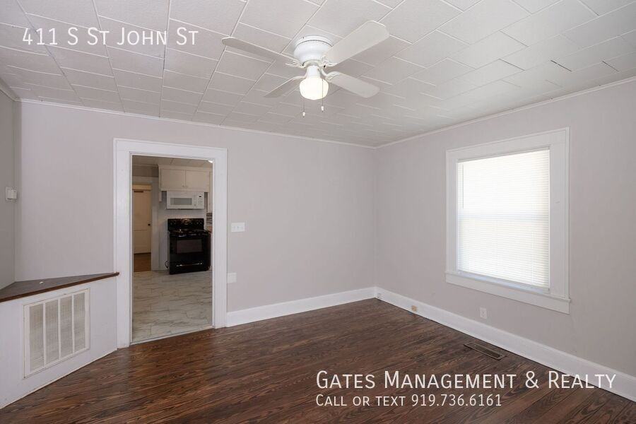 411 S Saint John St - Photo 3 of 17