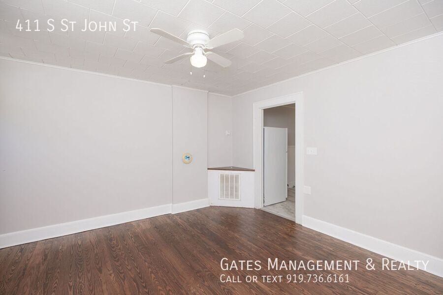 411 S Saint John St - Photo 4 of 17