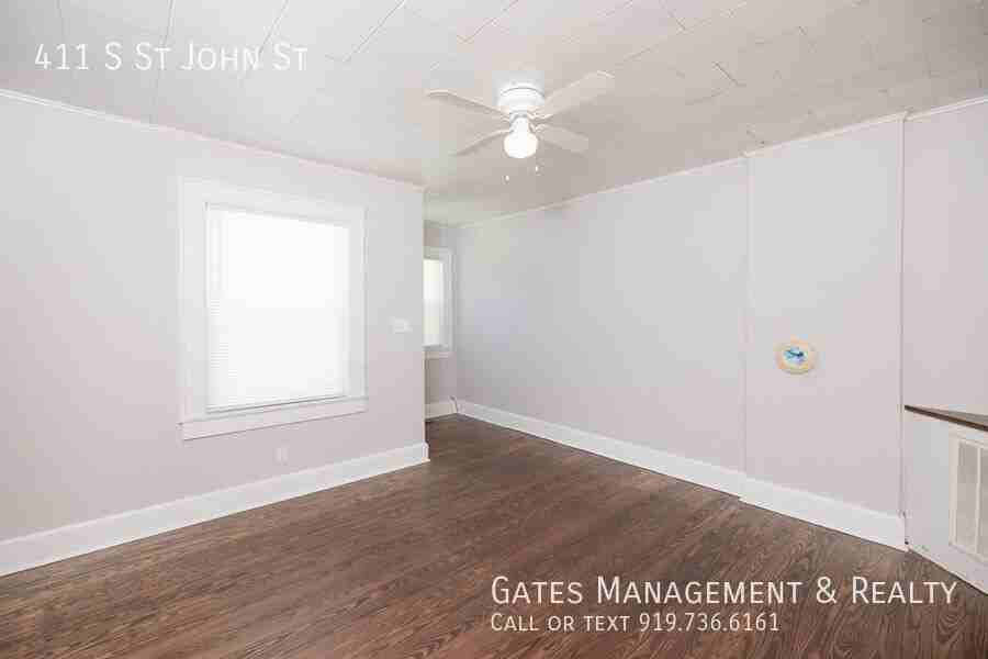 411 S Saint John St - Photo 5 of 17