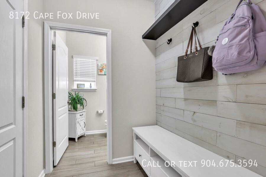 8172 Cape Fox Dr - Photo 6 of 35