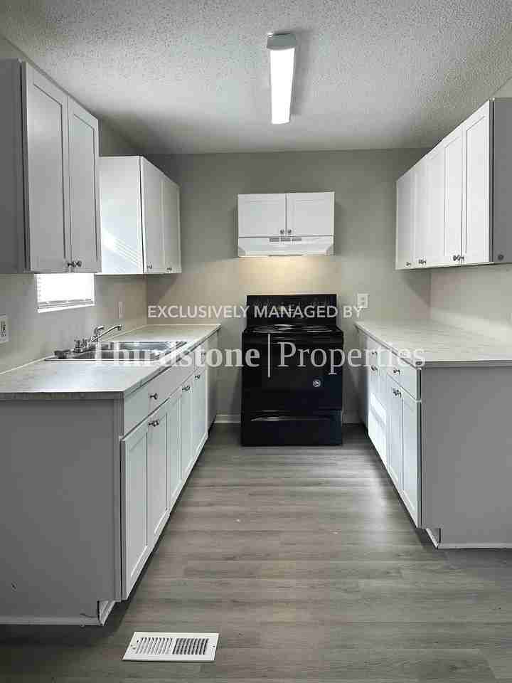 6460 Lanark Ave - Photo 5 of 21