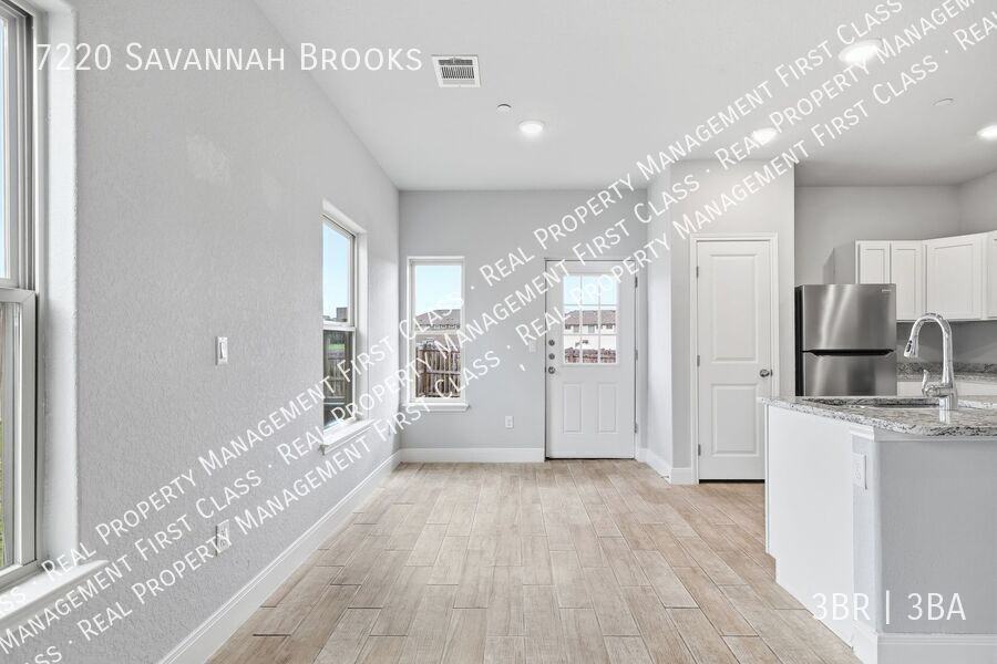 7220 Savannah Brks - Photo 7 of 26
