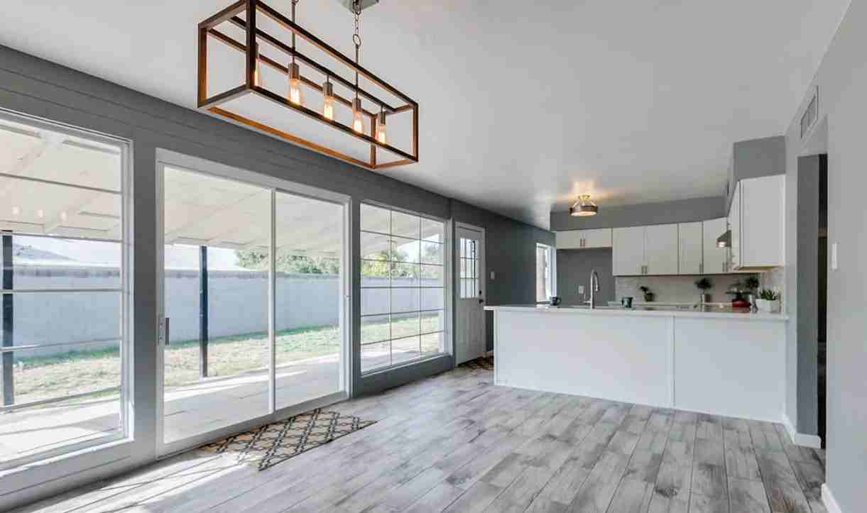 5218 North 61st Avenue - Photo 6 of 11