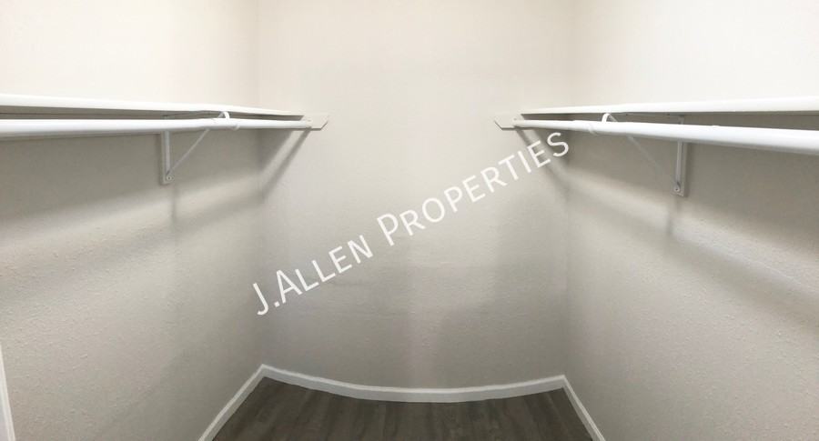 1804 Parker Cir #D - Photo 6 of 8