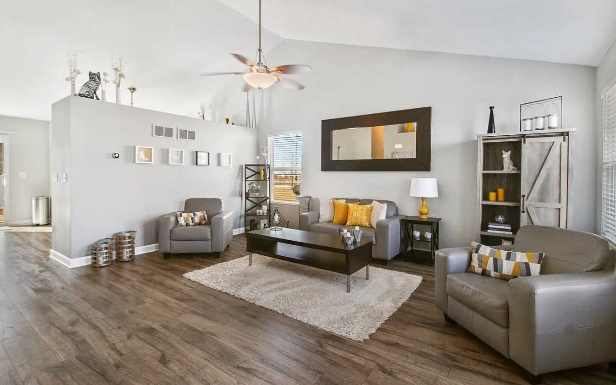414 Holland Drive - Photo 4 of 11