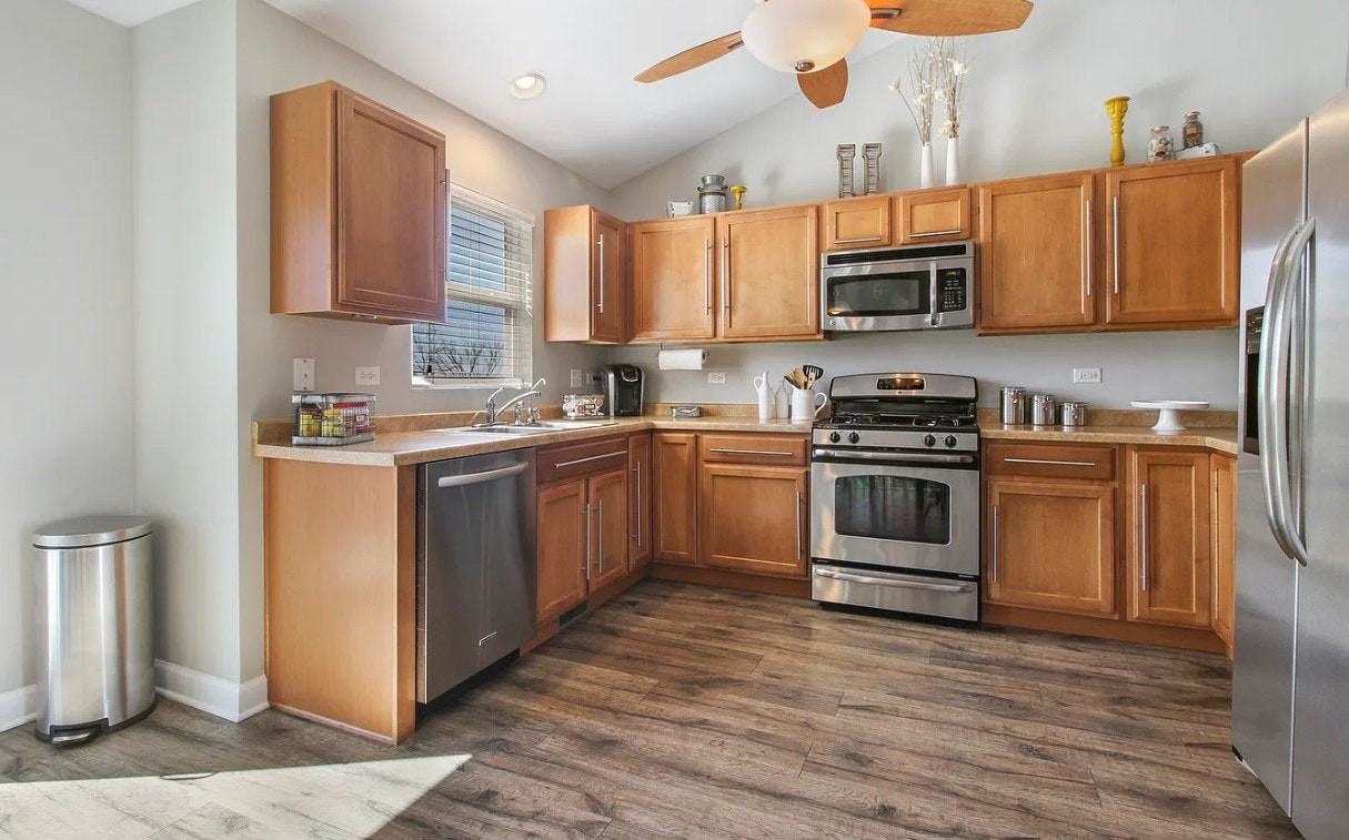 414 Holland Drive - Photo 5 of 11