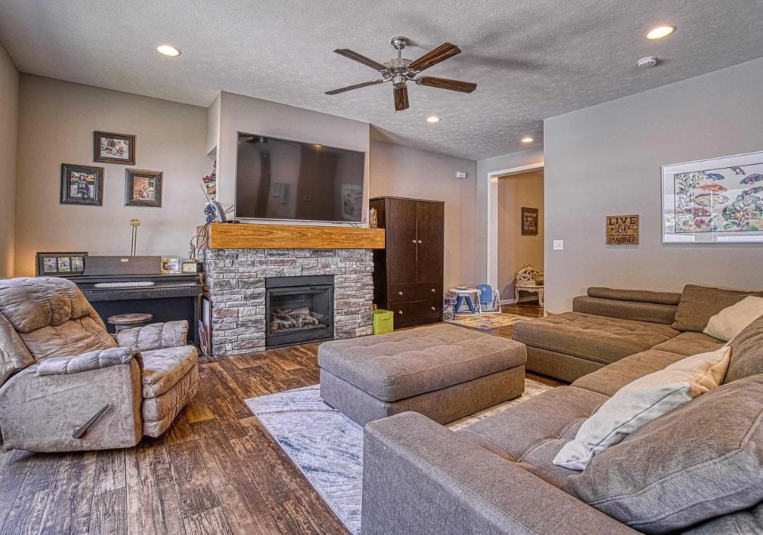 836 Tawny Drive - Photo 5 of 9