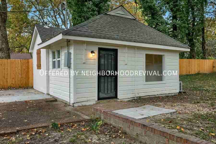 3354 Douglass Ave - Photo 2 of 17